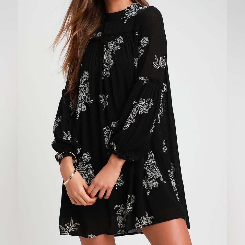Lulu's Black, Long Sleeve, Mock Neck Embroidered Shift Dress, Size Small